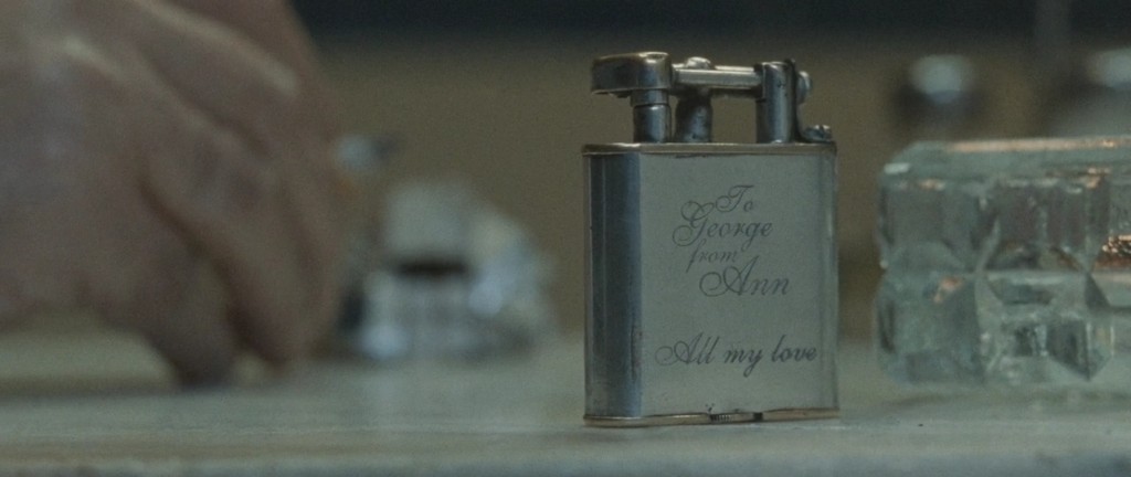 영화에 등장하는 라이터. 초기 방식의 가스라이터인 듯하다. "To George from Ann All My Love"이라는 문구를 새겼다. 상당히 의미 있는 소품으로 영화에 나온다.  