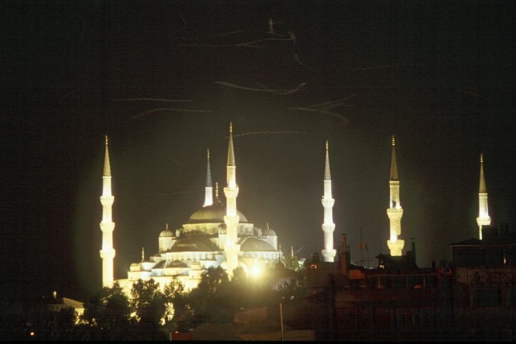 istanbul-night-blue-mosque-Scan3507
