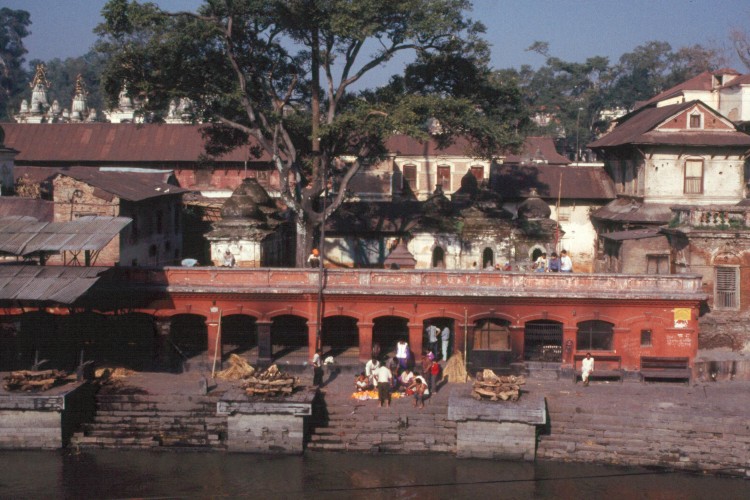 kathmandu-ghat-cremation2-06