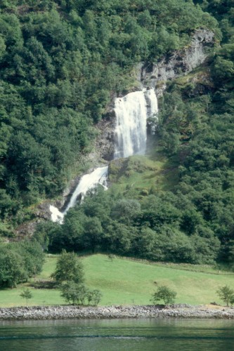 fjord1-sogne-falls-Scan1795