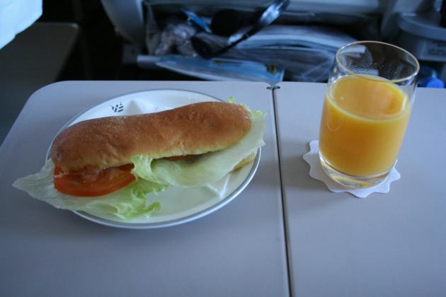 OZ767-ICN-DEL-C-lunch-2nd-snack