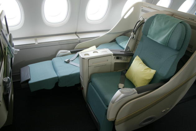 KE-A380-NRT-Cabin-C-Prestige-Sleeper