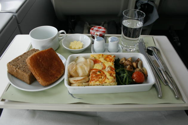 KE-A380-NRT-Cabin-C-inflight-meal