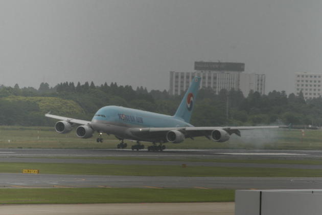KE-A380-NRT-landing