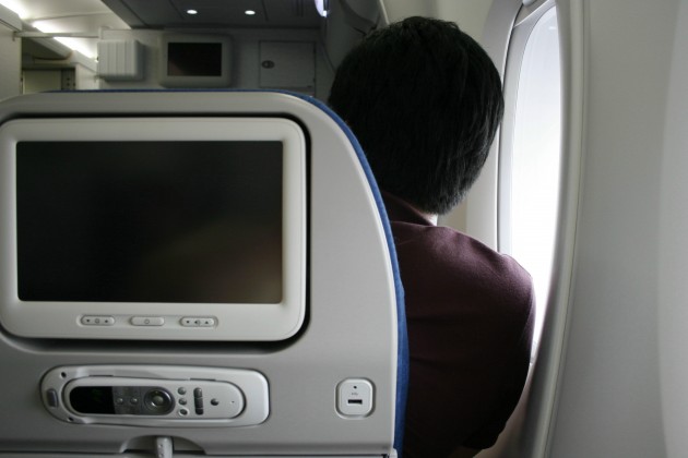 KE-A380-cabin-Y-main-deck-window-seat-extra-space (2)