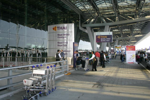 20130328_142820_BKK-F-terminal-gate