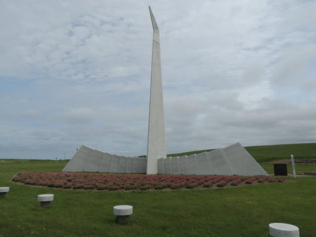 KE007-memorial-monument