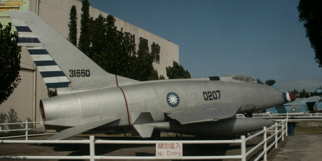 F-100A-Super-Sabre-TPE