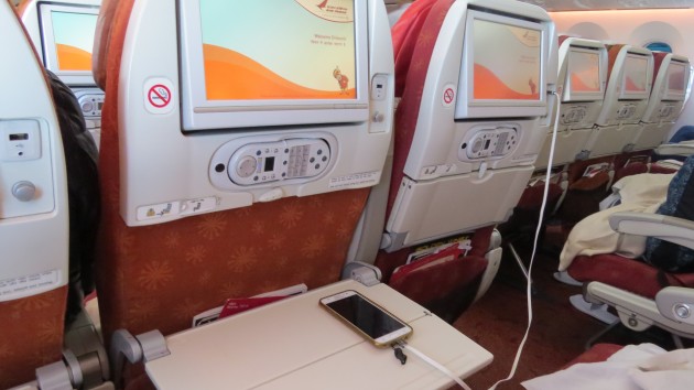 AI-B787-cabin-Y-seat-back-USB-IMG_4381