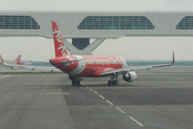 20150211_175358_KLIA2-sky-bridge