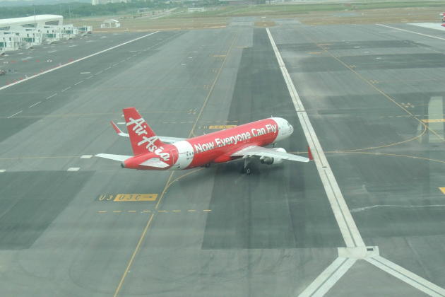 20150211_203456_KLIA2-apron-taxi-way