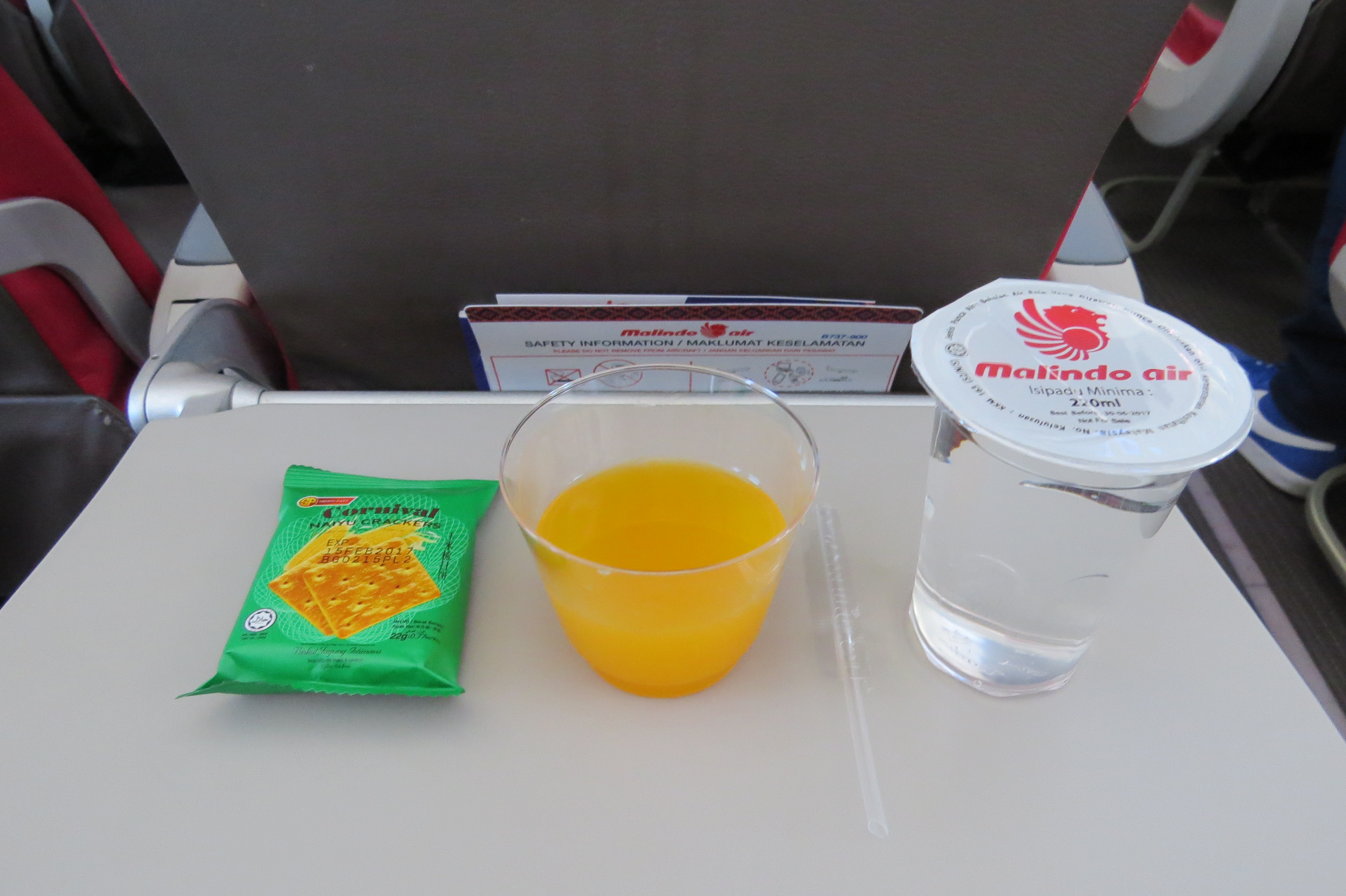 OD562-SGN-KUL-Y-complimentary-snack-IMG_5939