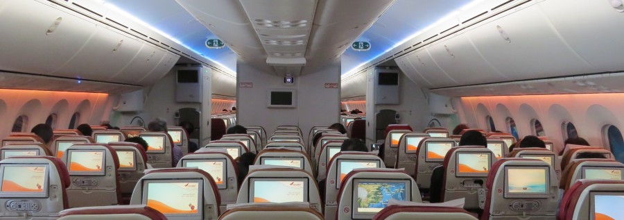 AI-B787-cabin-Y-IMG_4373