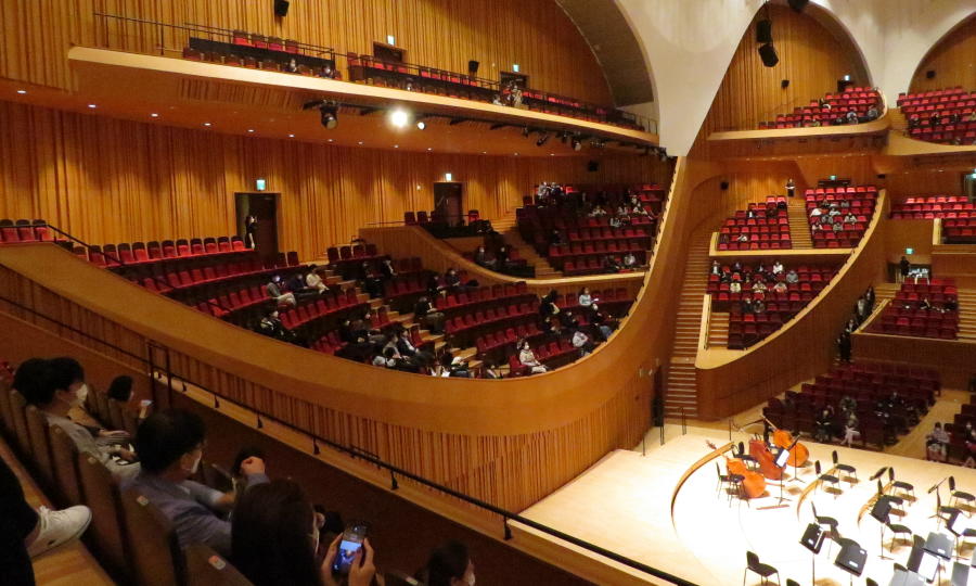 lotte-concert-hall-side