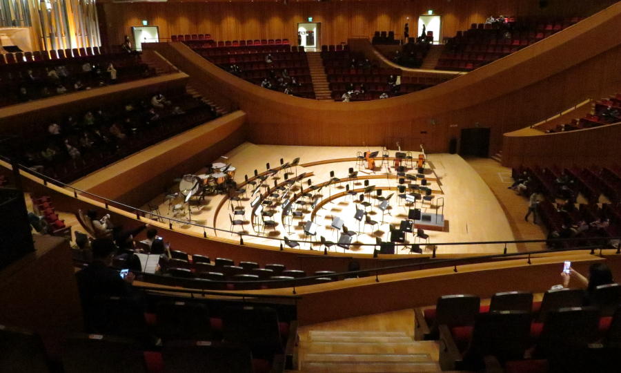 lotte-concert-hall-stage-view-from-side-seat
