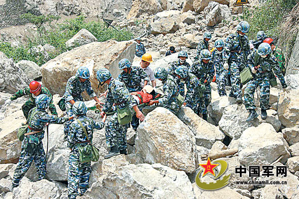 중국해군특공대지진구호활동모습.jpg