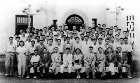 江泽民1947南京中央大学机械电子系.jpg