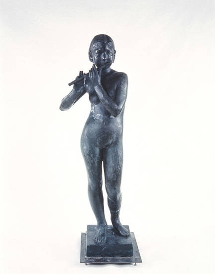 윤승욱, ‘피리부는 소녀’. 브론즈, 33 x 35 x 150cm, 1937년. 국립현대미술관 소장. 