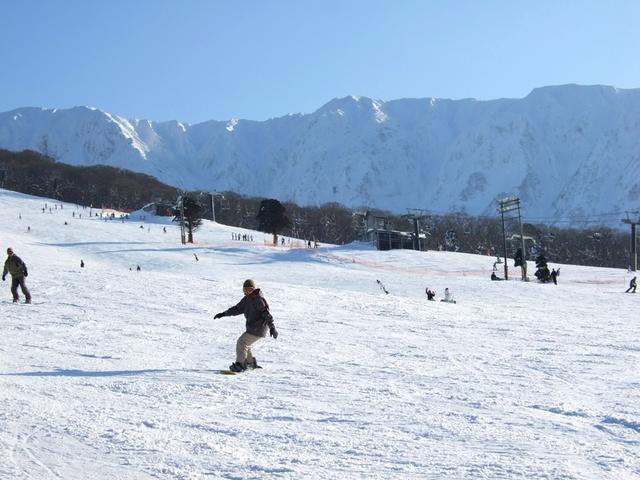 Daisen_ski_&_snowboard.jpg