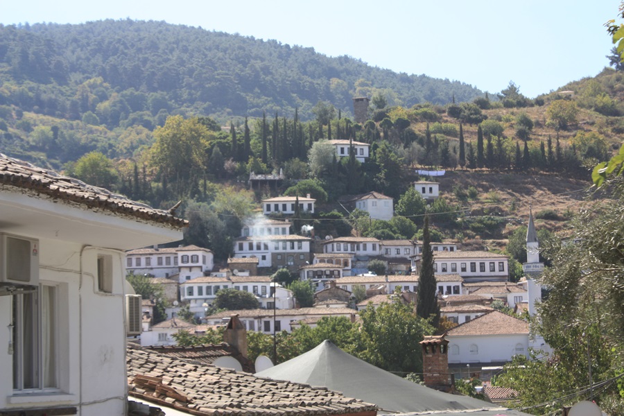 에페스에 있는 그리스 마을의 모습. 다른 곳에 있는 마을과는 조금 다른 모습을 보여준다. 