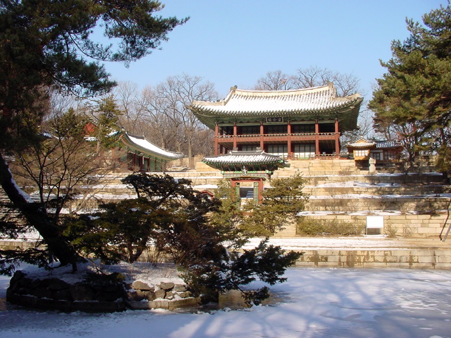 가장 한국적인 궁궐로 평가받아 세계문화유산에 등재된 창덕궁 주합루와 주변 모습. 남기승 옹이 촬영했다.  